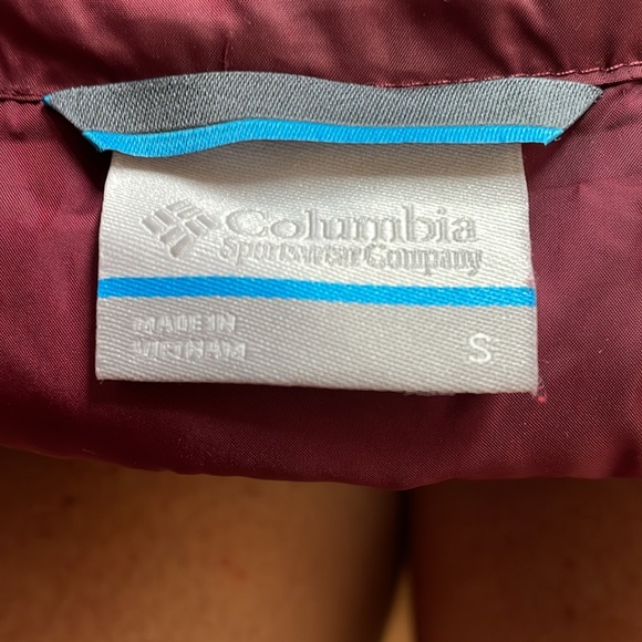 Columbia 650 down vest - woman’s small - Picture 11 of 12